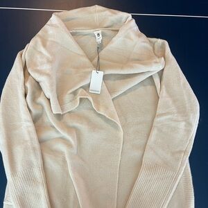 Women’s VICI beach cardigan sz XS/S